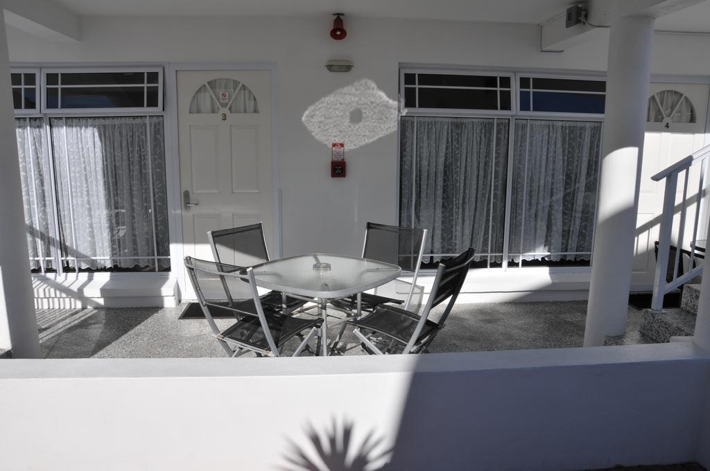 Lakeside Taupo Motel ภายนอก รูปภาพ