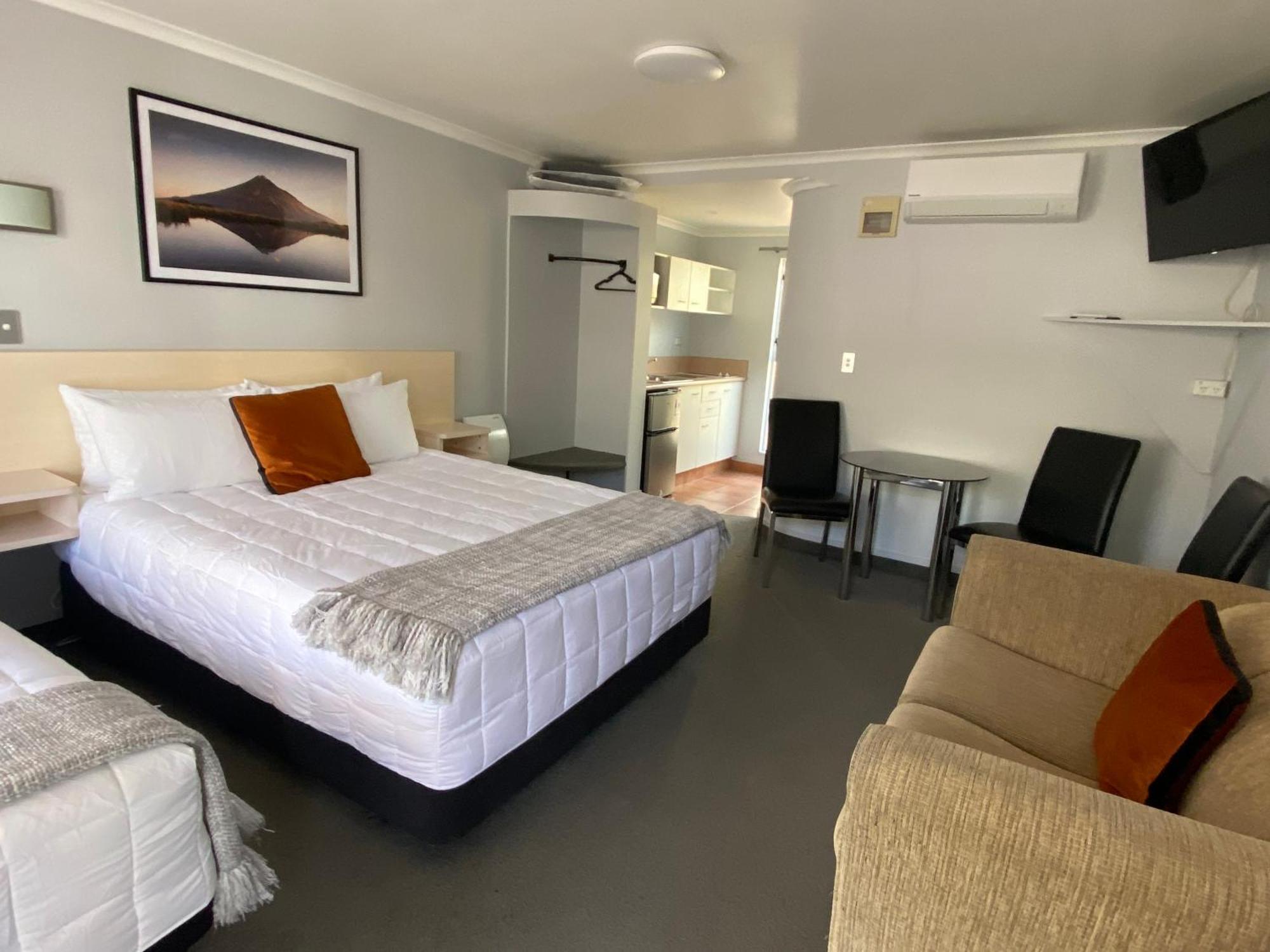 Lakeside Taupo Motel ภายนอก รูปภาพ