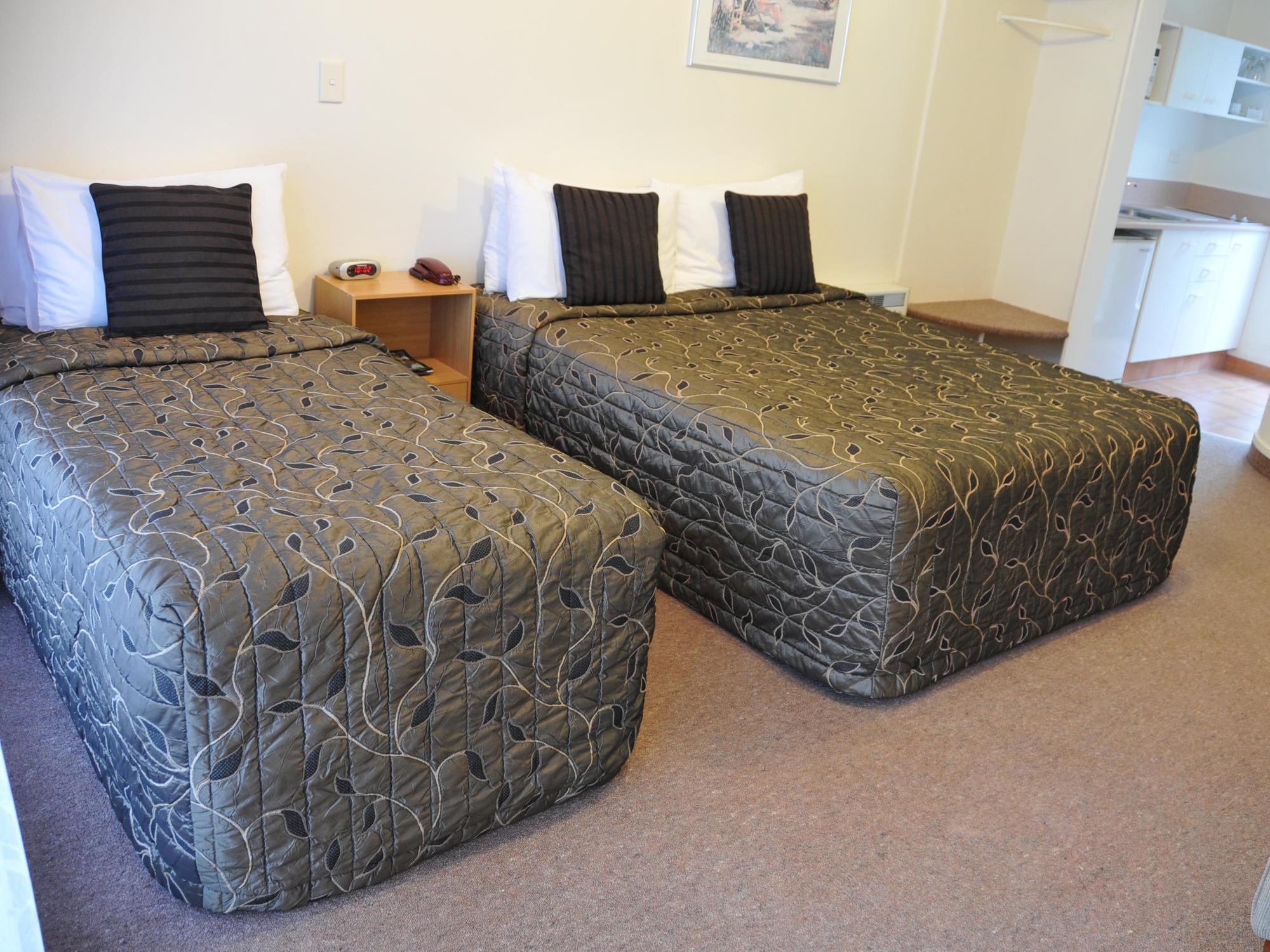 Lakeside Taupo Motel ภายนอก รูปภาพ