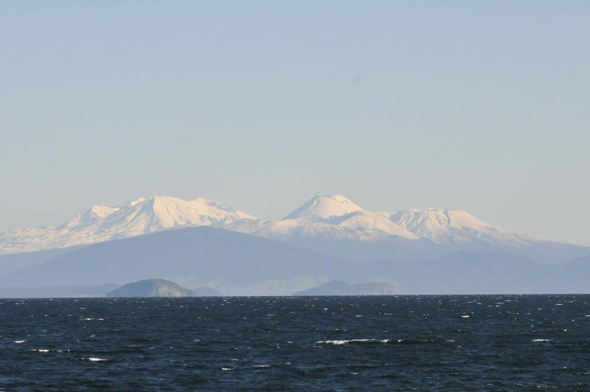 Lakeside Taupo Motel ภายนอก รูปภาพ